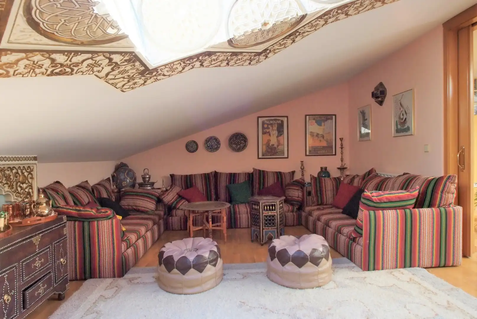 Sala d'estar de Casa o xalet en venda en Ciudalcampo amb Jardí privat, Piscina i Jacuzzi