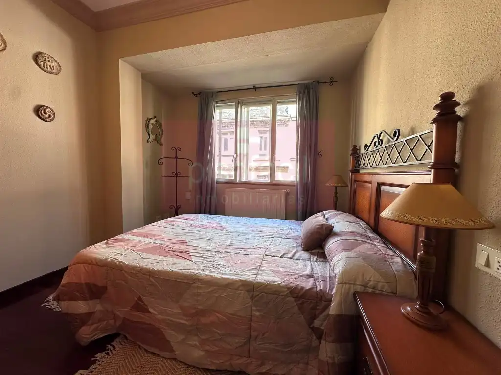 Dormitori de Apartament en venda en Lugo