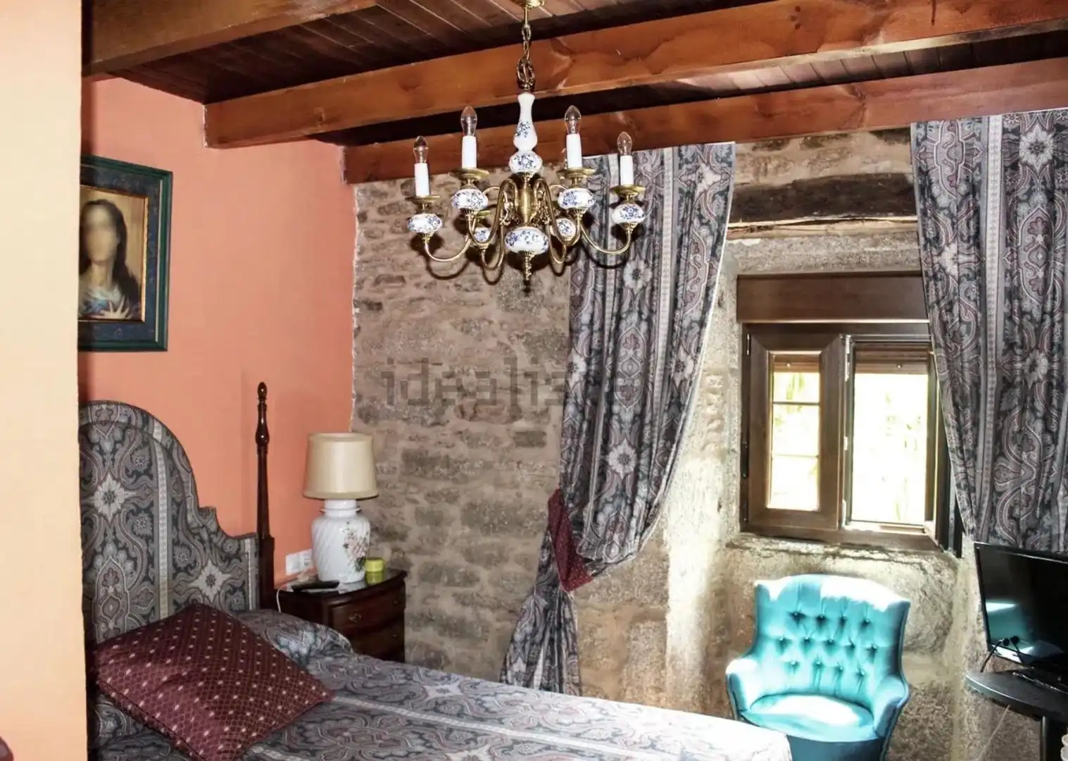 Dormitori de Casa o xalet en venda en Begonte amb Jardí privat i Moblat
