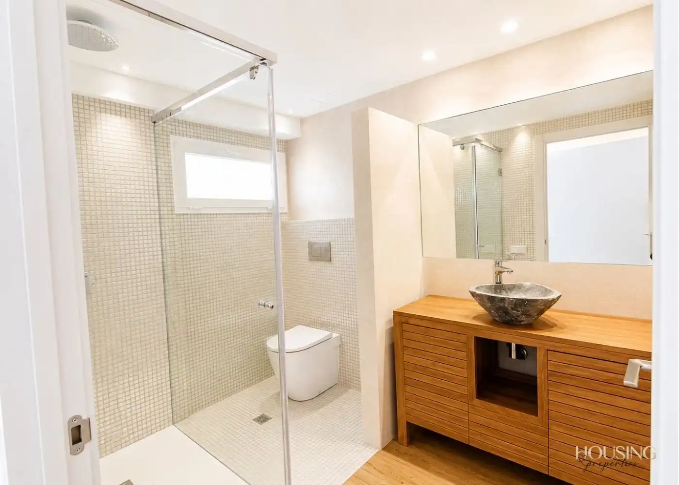 Baño de Ático de alquiler en  Palma de Mallorca con Aire acondicionado, Calefacción y Parquet