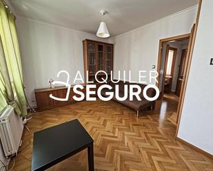 Sala d'estar de Pis de lloguer en  Madrid Capital amb Calefacció i Moblat