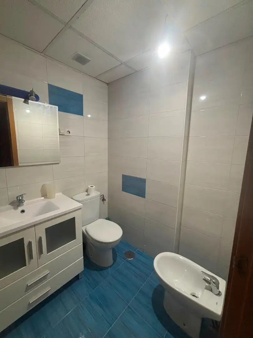 Baño de Piso en venta en El Álamo con Calefacción, Amueblado y Horno