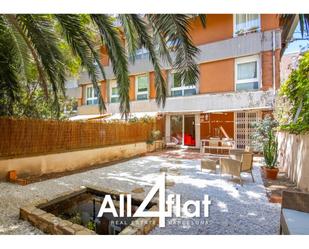 Exterior view of Flat to rent in  Barcelona Capital  with Heating, Private garden and Furnished