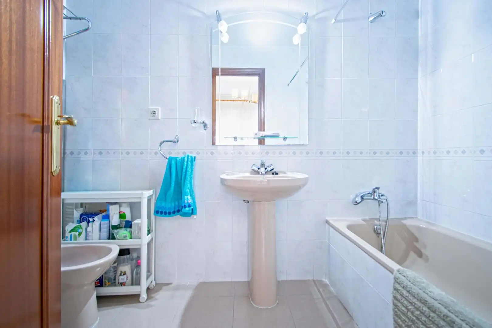 Badezimmer von Wohnung zum Verkauf in Sevilla mit Klimaanlage und Abstellraum