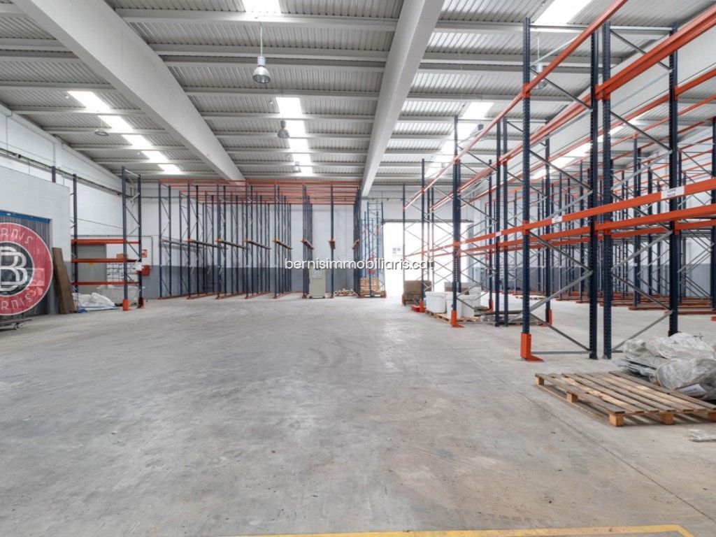 Industrial buildings for sale in Piera