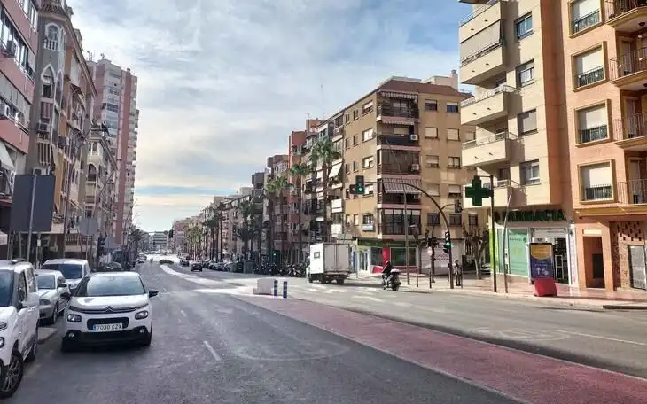 Local comercial en alquiler en Colonia Madrid