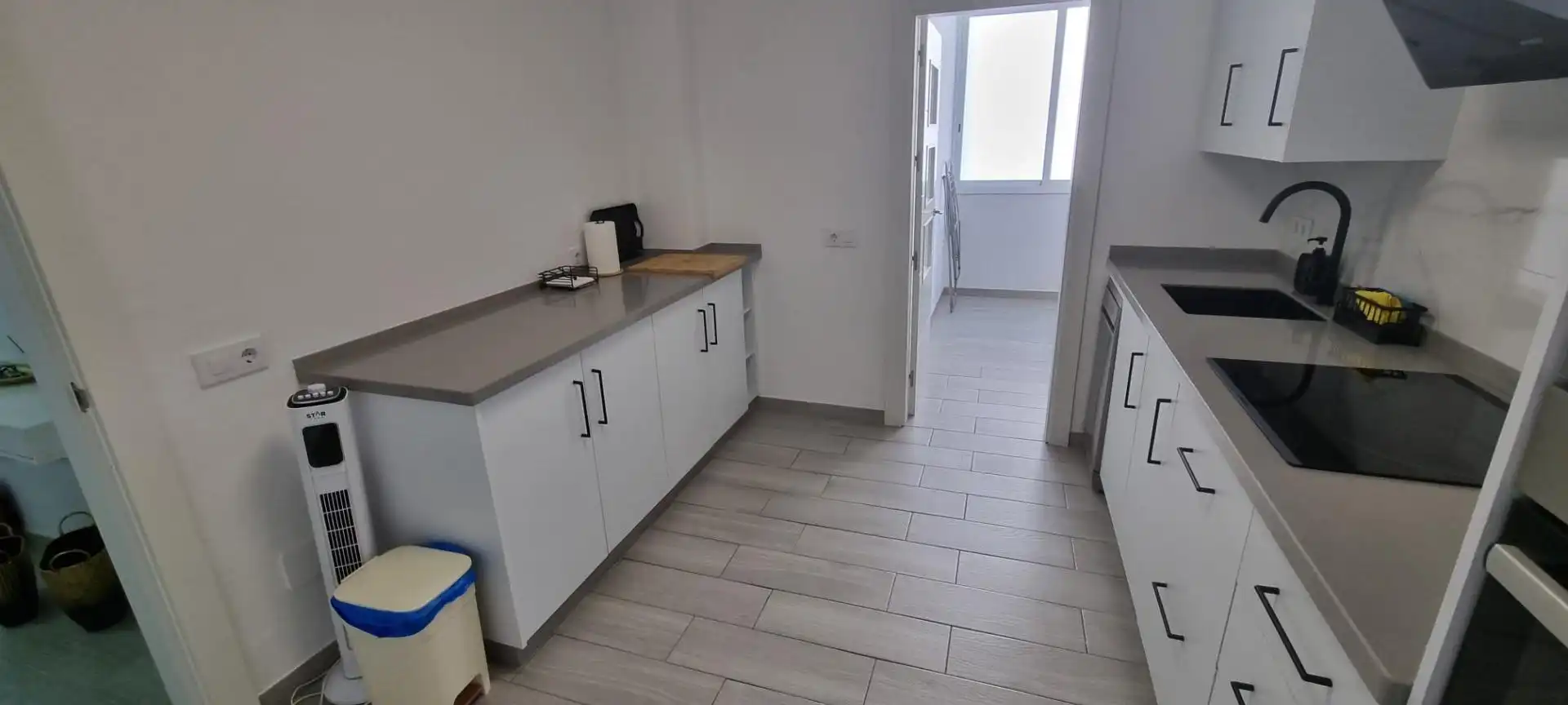 Cuina de Pis en venda en Fuengirola amb Aire condicionat, Calefacció i Jardí privat
