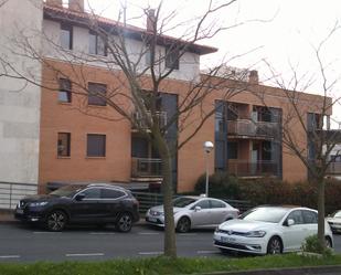 Vista exterior de Apartament de lloguer en Erandio amb Terrassa