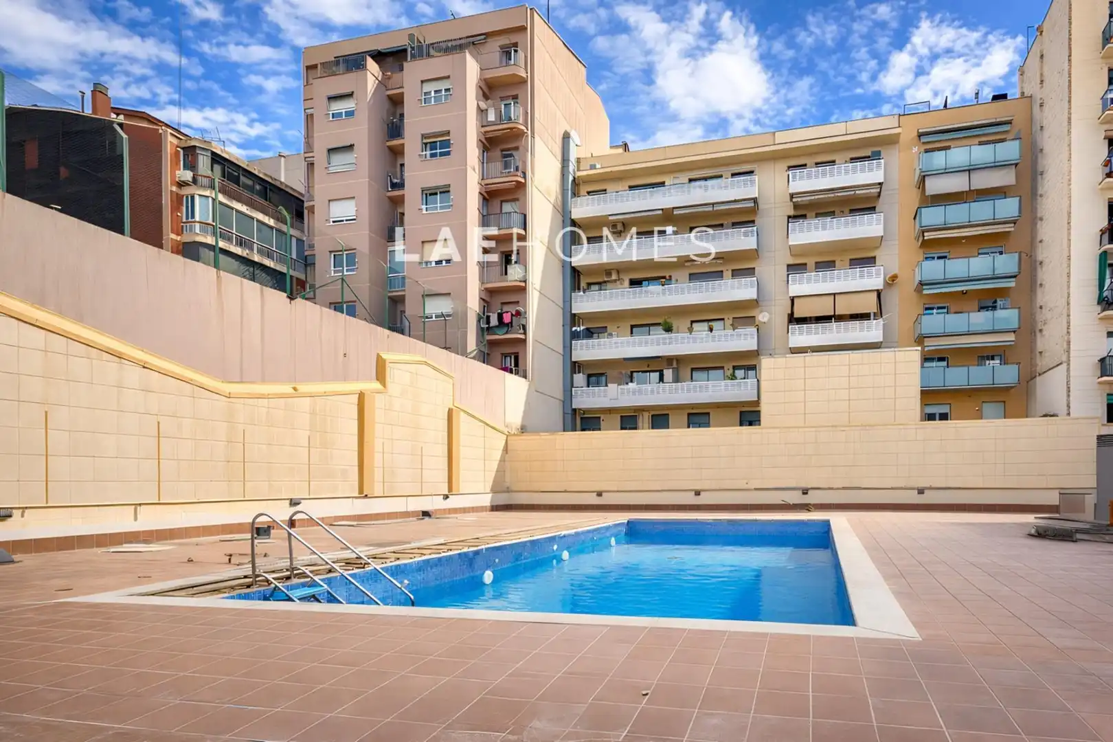 Piscina de Piso en venta en  Barcelona Capital con Aire acondicionado, Parquet y Trastero