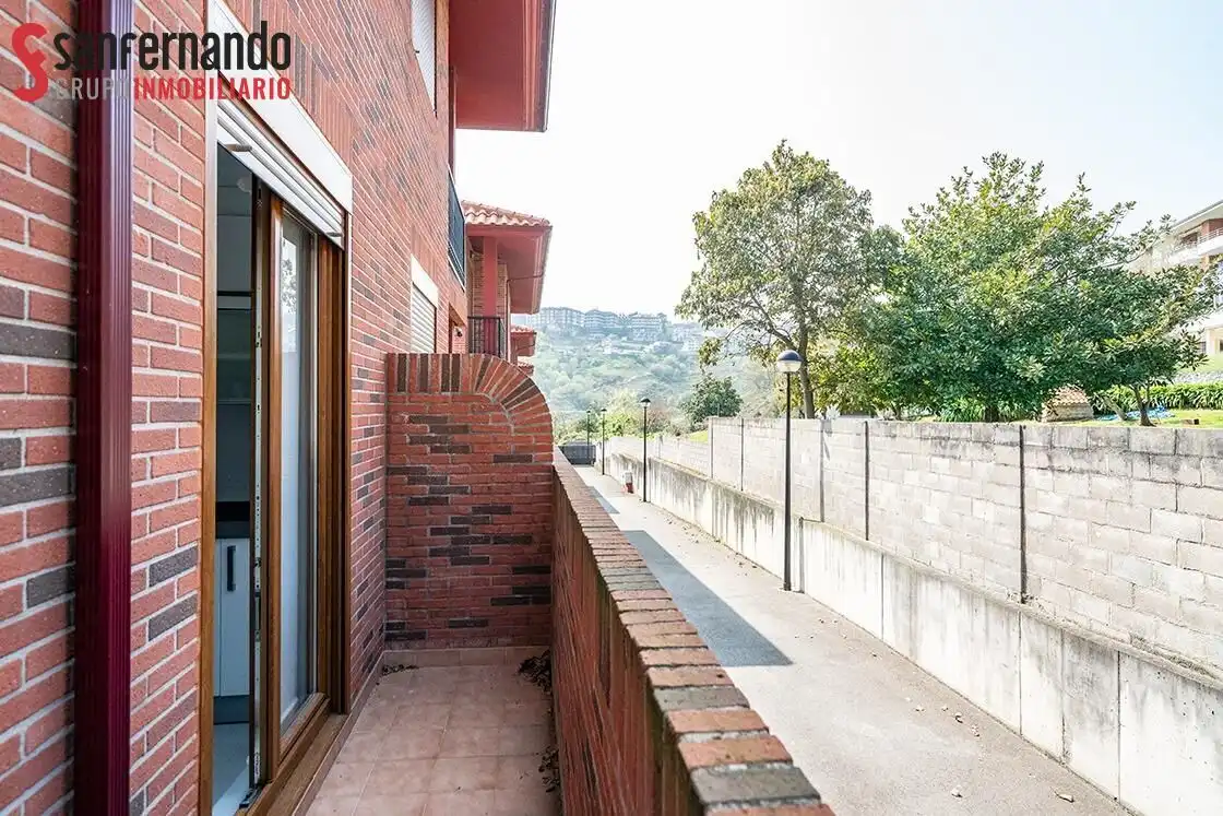 Vista exterior de Casa adosada en venta en Suances con Calefacción, Jardín privado y Terraza