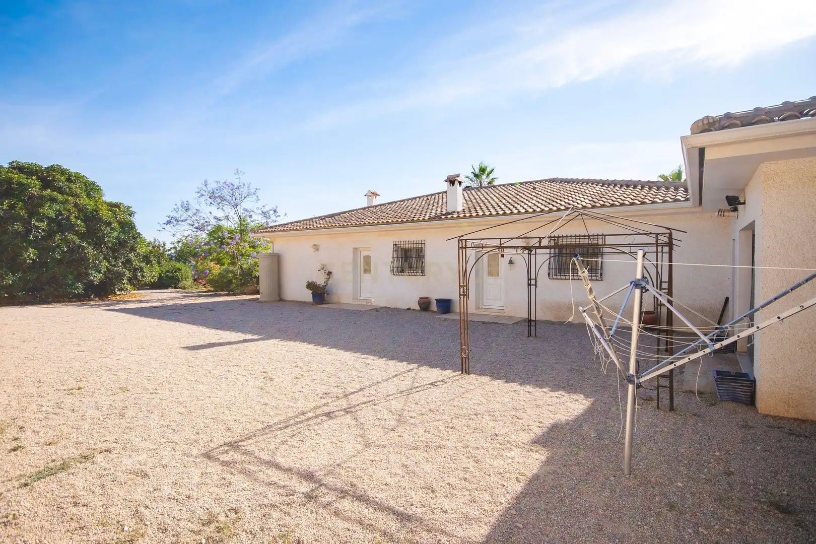 Vista exterior de Casa o chalet en venta en Alicante / Alacant con Jardín privado, Trastero y Piscina