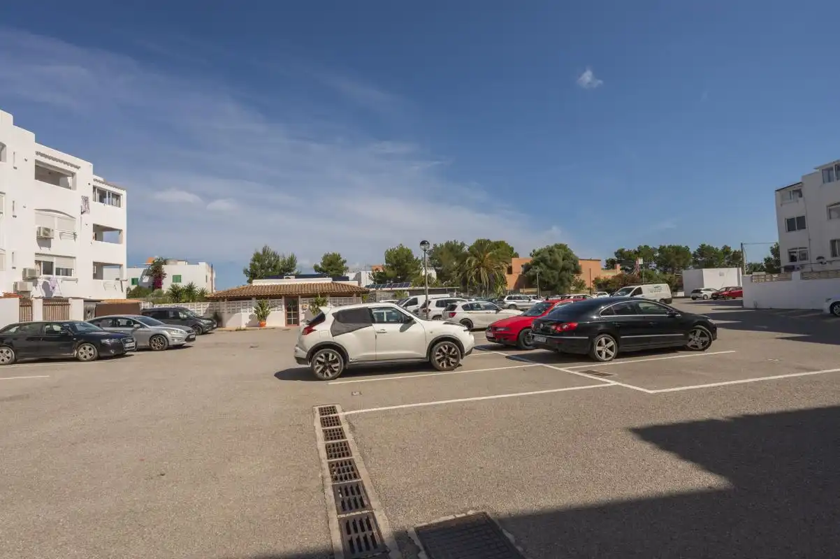 Parkplatz von Wohnung zum Verkauf in Sant Josep de sa Talaia mit Heizung, Terrasse und Balkon