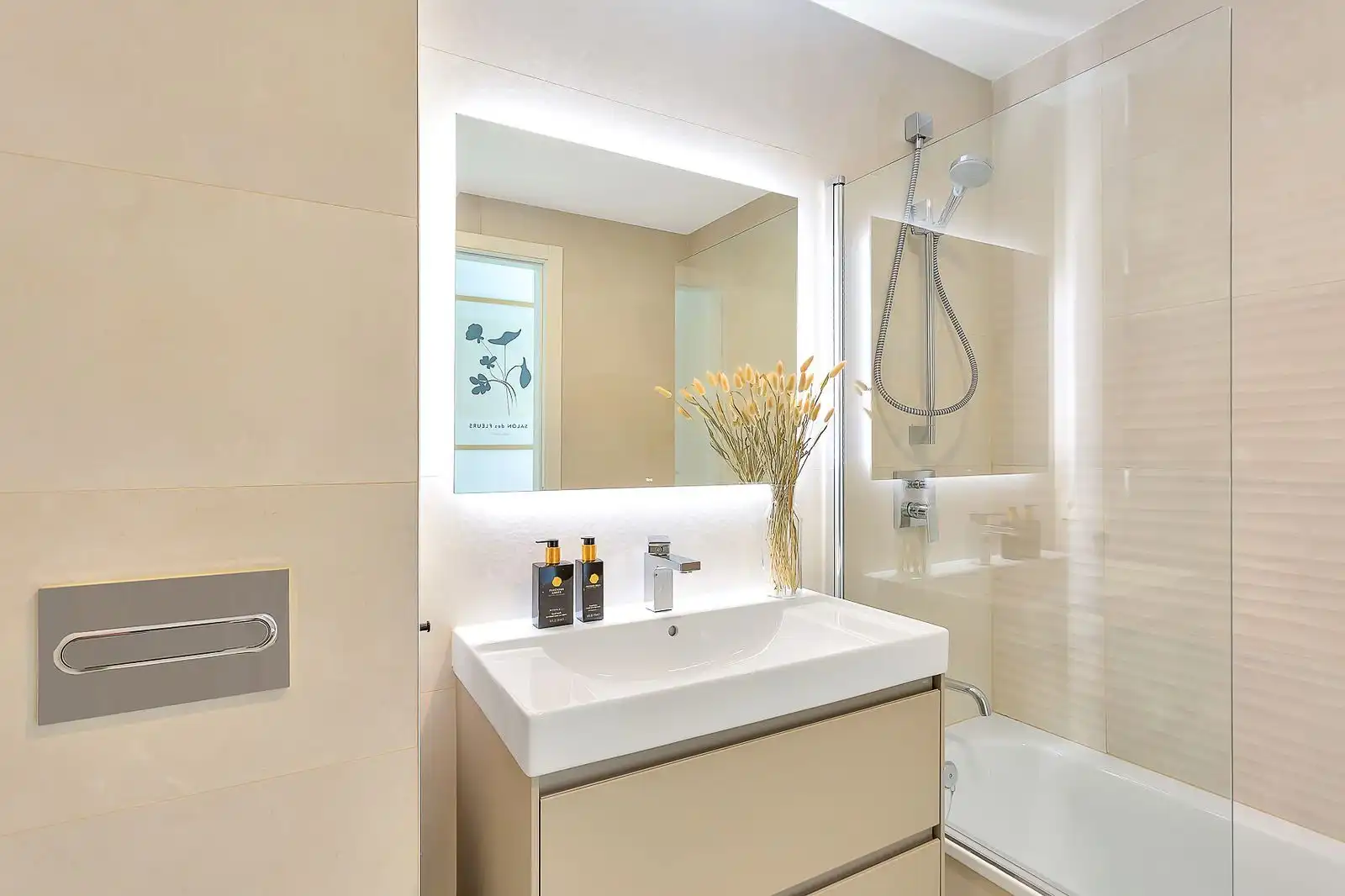 Bany de Apartament en venda en Marbella amb Aire condicionat, Jardí privat i Terrassa