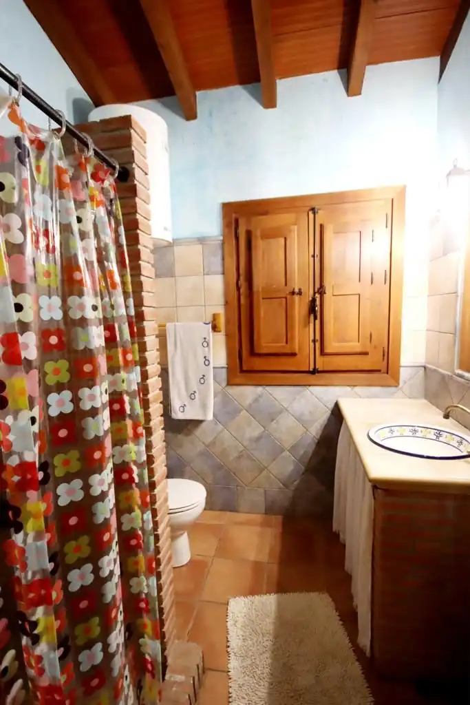 Baño de Casa o chalet de alquiler en Vélez de Benaudalla con Jardín privado, Terraza y Piscina