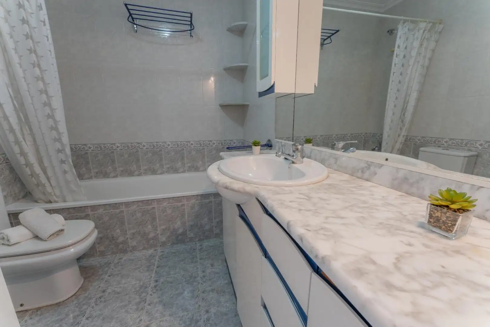 Baño de Piso en venta en Elche / Elx con Aire acondicionado y Balcón