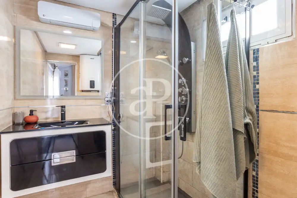 Penthouse with terrace to rent in Av. del Port, imagen 28