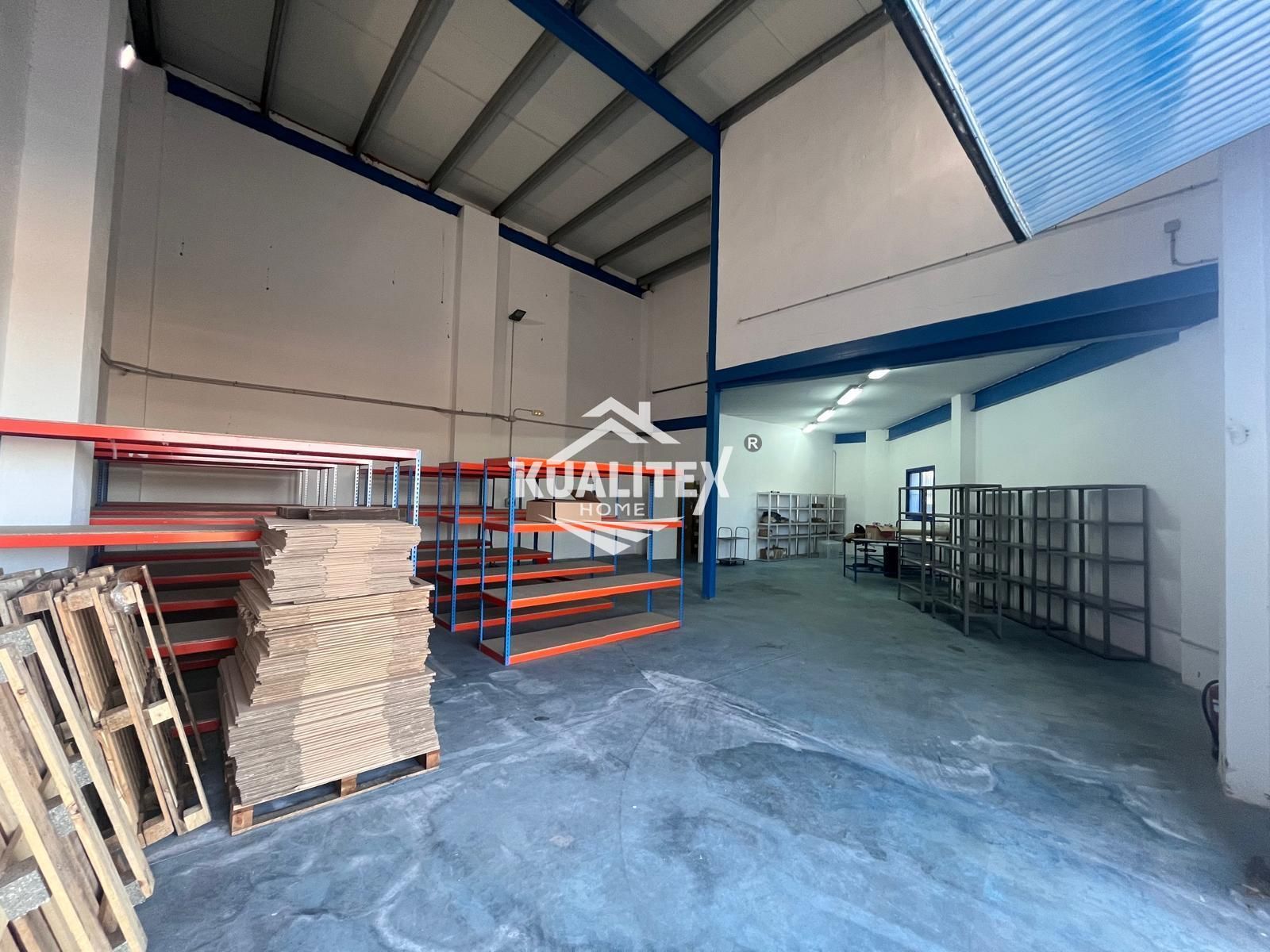 Nau industrial de lloguer a Centro