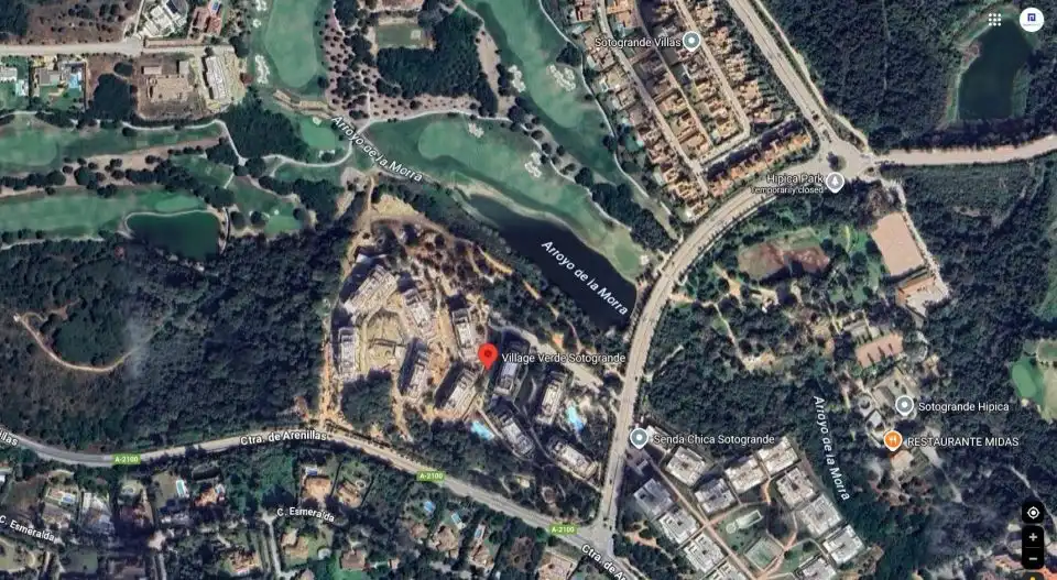 Wohnung zum Verkauf in Sotogrande mit Klimaanlage, Heizung und Privatgarten