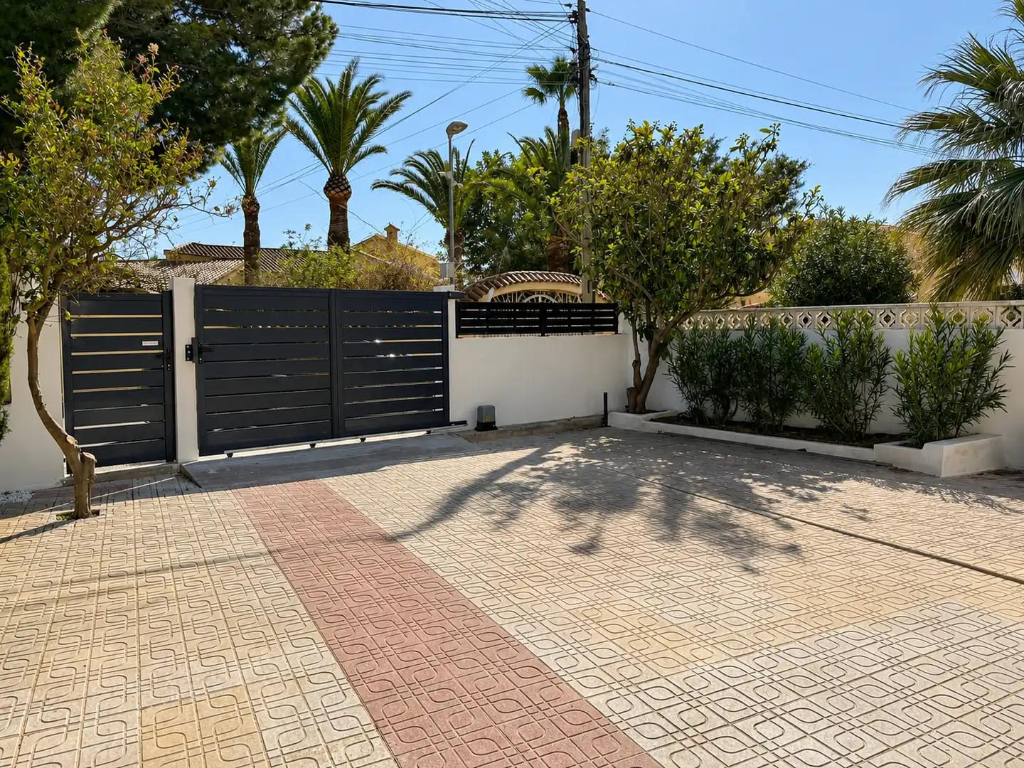 Vista exterior de Casa o chalet en venta en La Nucia con Aire acondicionado, Terraza y Piscina