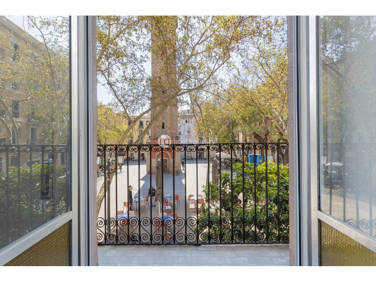 Vista exterior de Pis en venda en  Barcelona Capital amb Jardí privat, Terrassa i Balcó