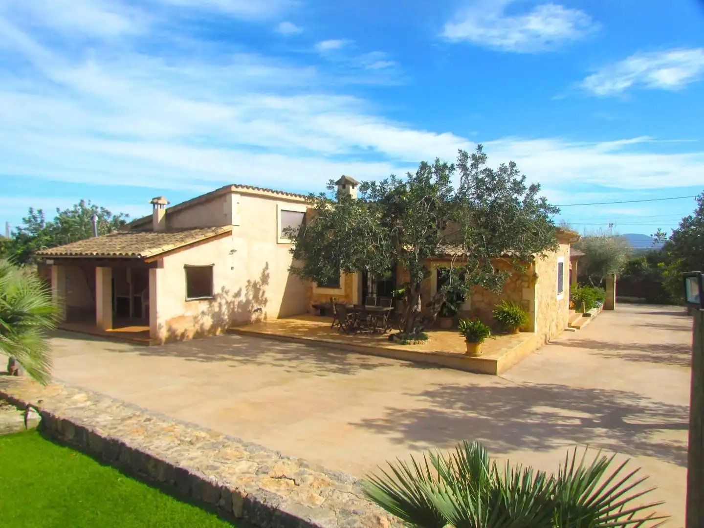 Vista exterior de Finca rústica de alquiler en Santa Eugènia con Aire acondicionado, Jardín privado y Terraza