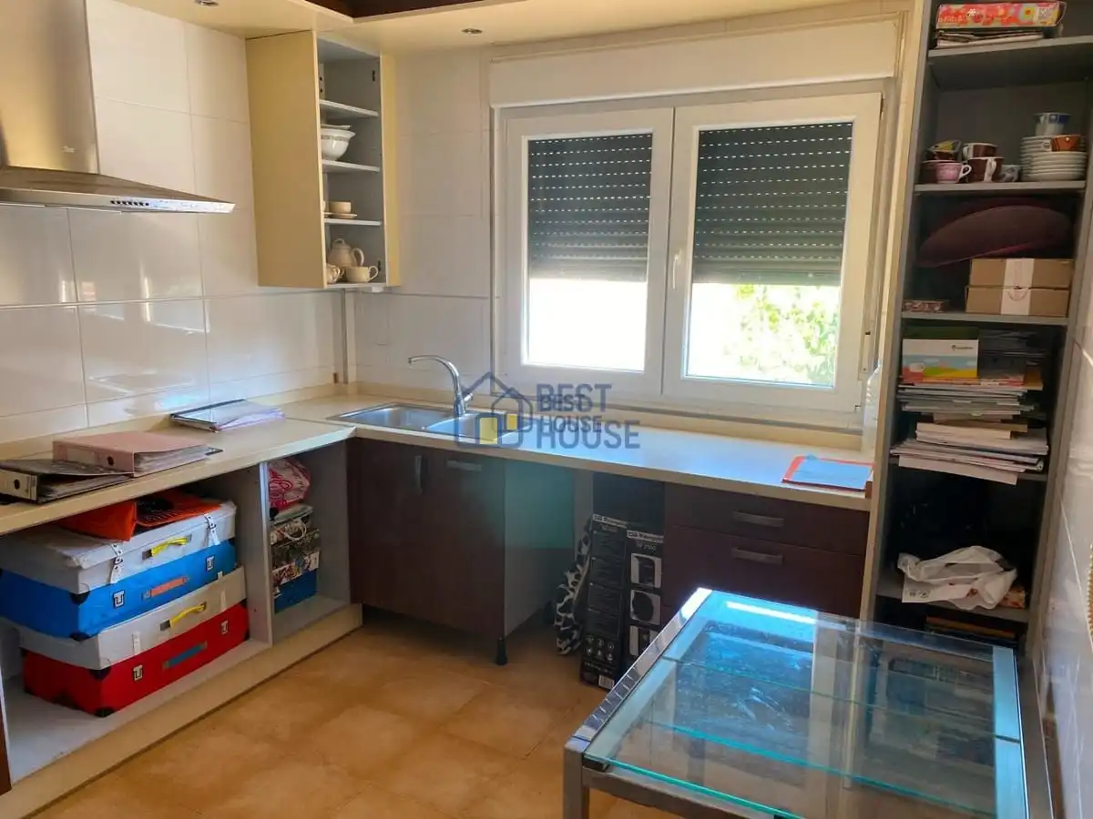 Kitchen of Detached homes for sale in Onzonilla  with Heating, Private garden and Parquet flooring