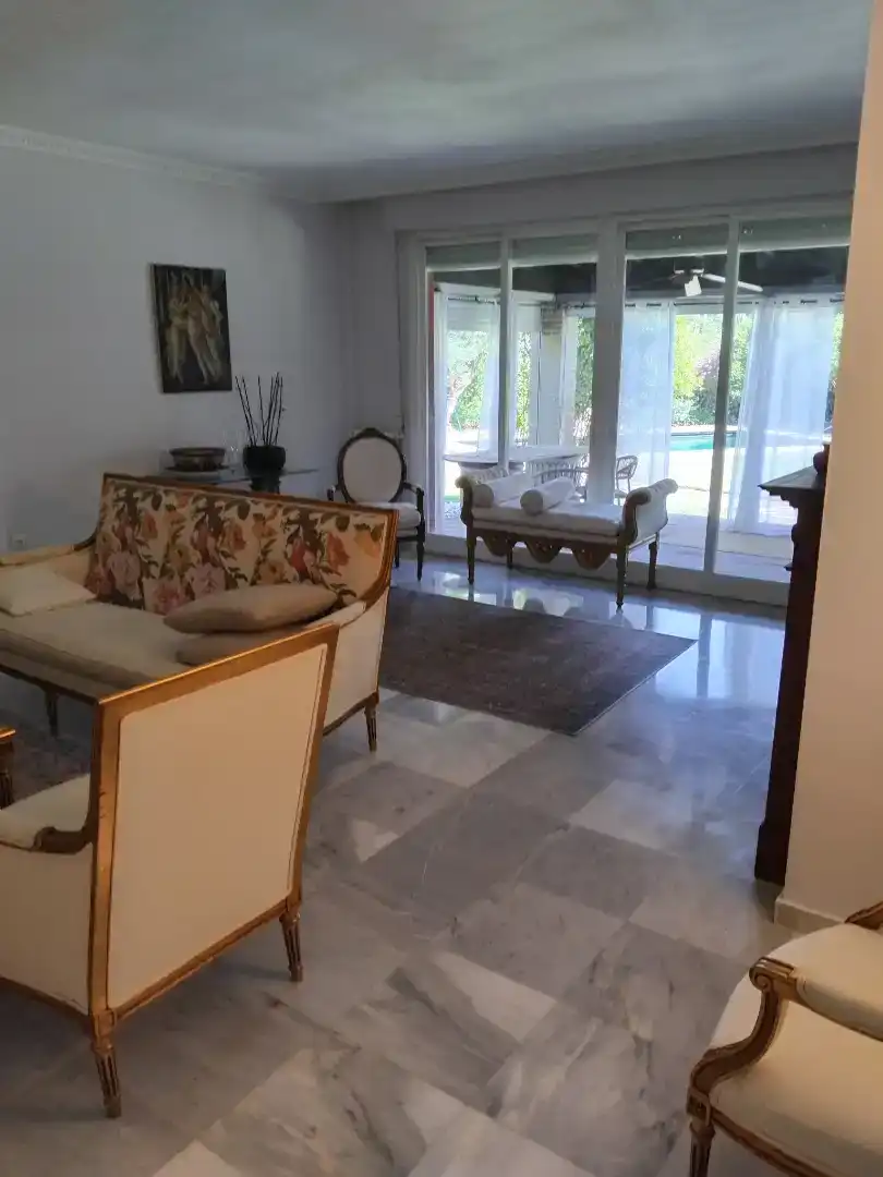 Living room of Houses for rent in Nueva Andalucía