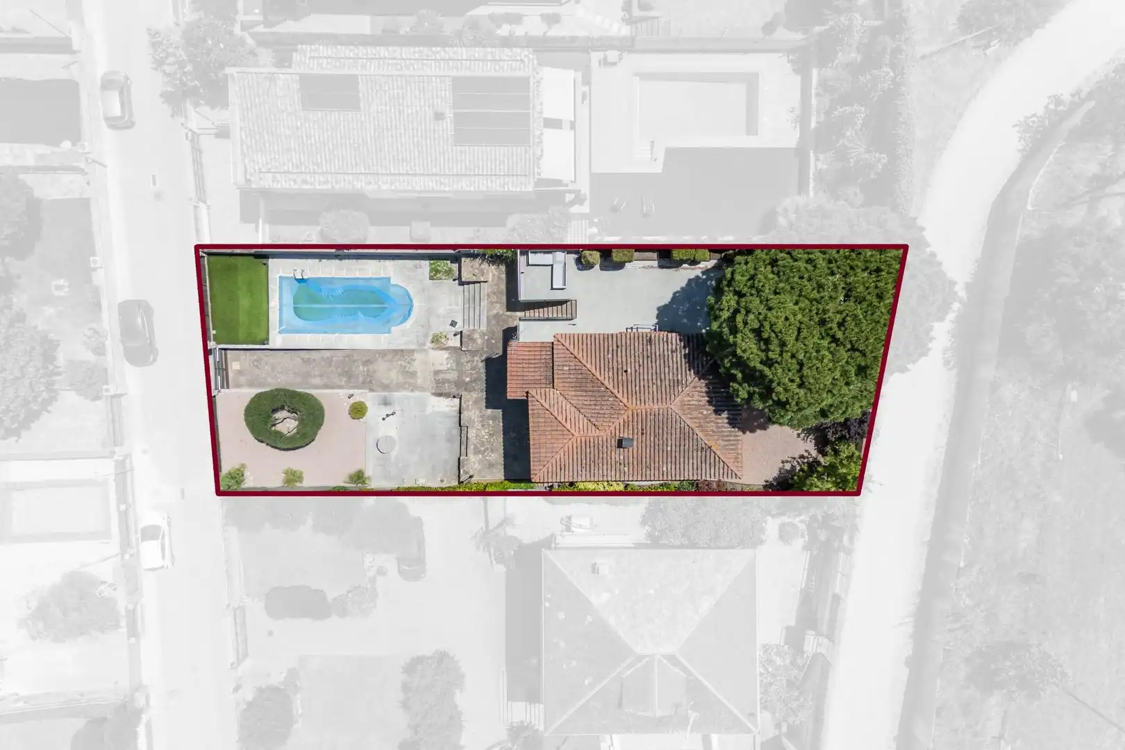 Vista exterior de Casa o xalet en venda en Montornès del Vallès amb Calefacció, Jardí privat i Piscina