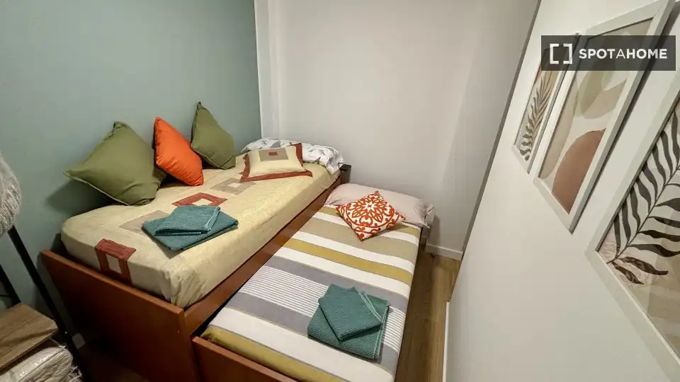 Habitación en Parque Palomar – Bombarda