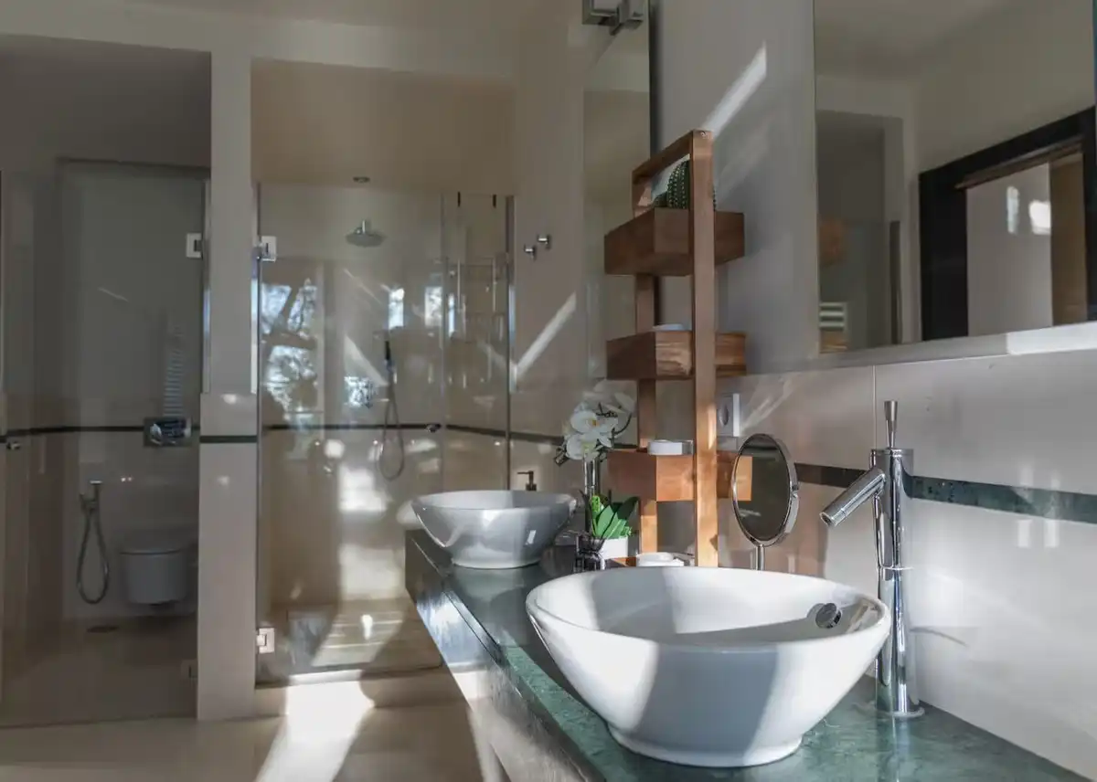 Bathroom of Detached homes for sale in Marbella  with Air Conditioner, Terrace and Storage room