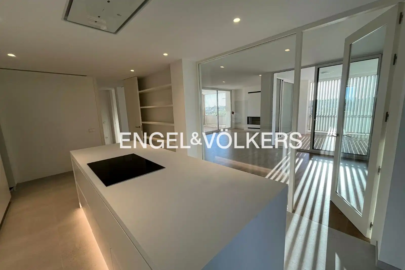 Cocina de Ático en venta en Mairena del Aljarafe con Aire acondicionado, Calefacción y Jardín privado