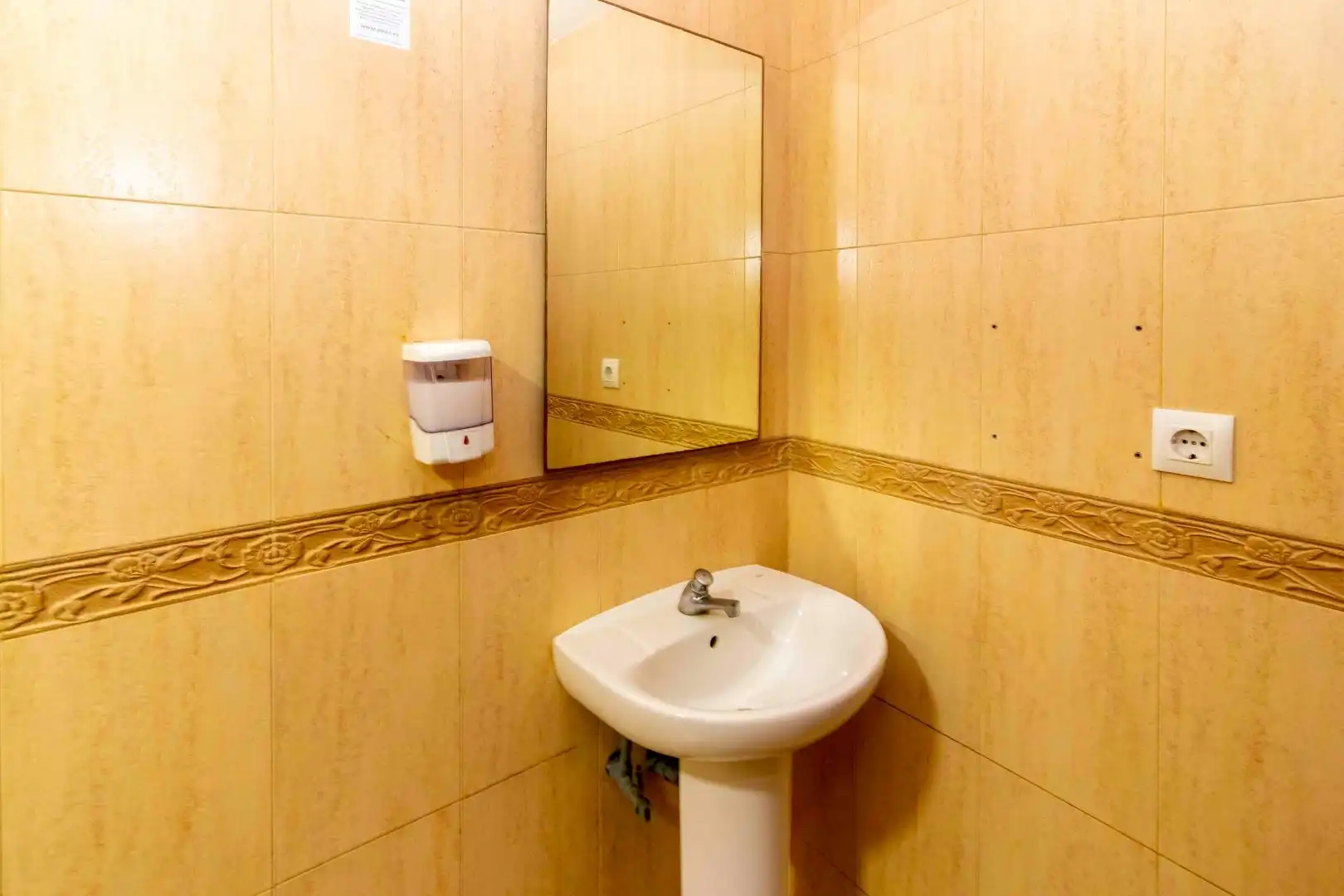 Baño de Local en venta en Badajoz con Aire acondicionado, Terraza y Amueblado