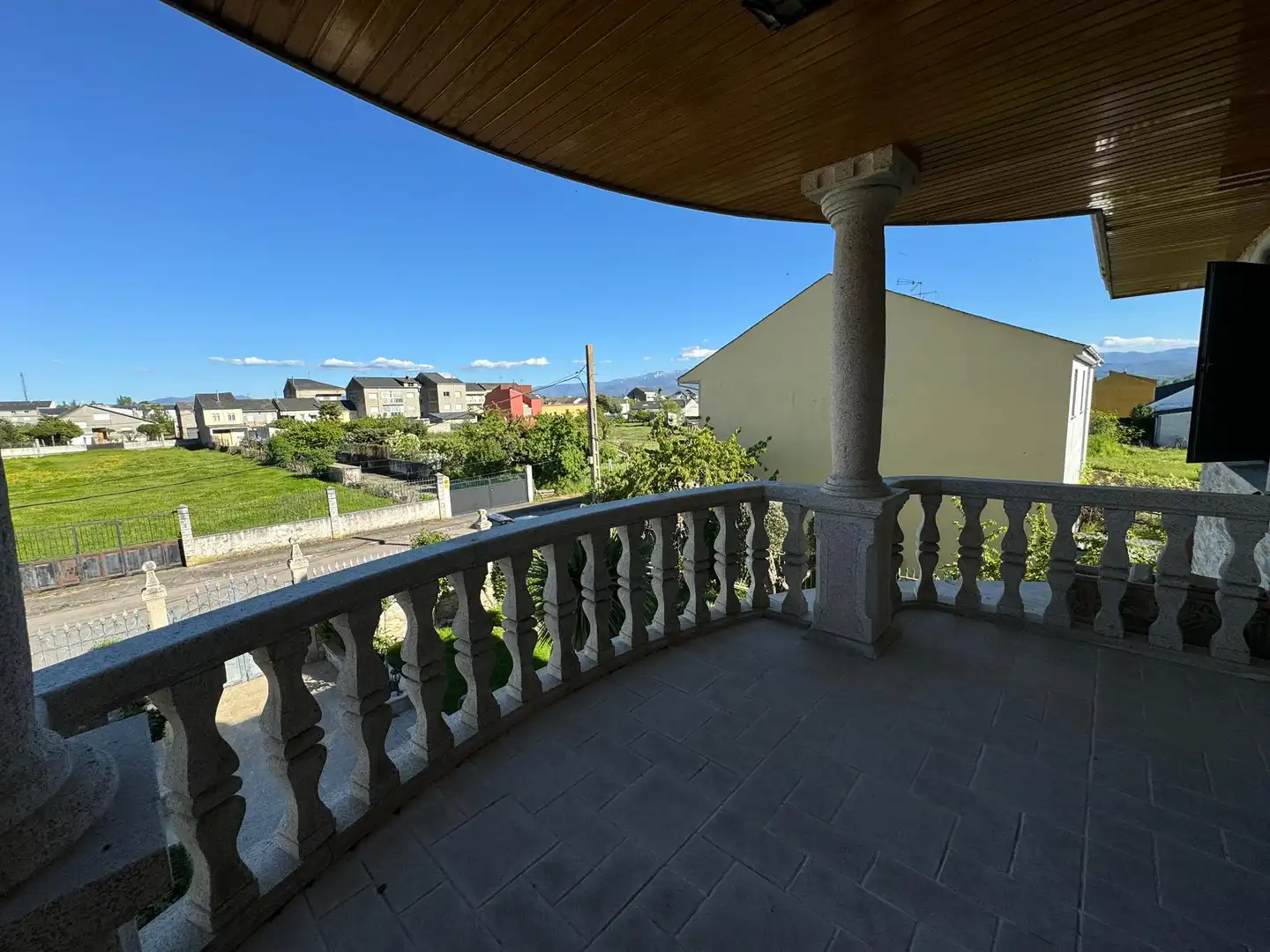 Exterior view of Houses for sale in Cacabelos  with Heating, Private garden and Parquet flooring