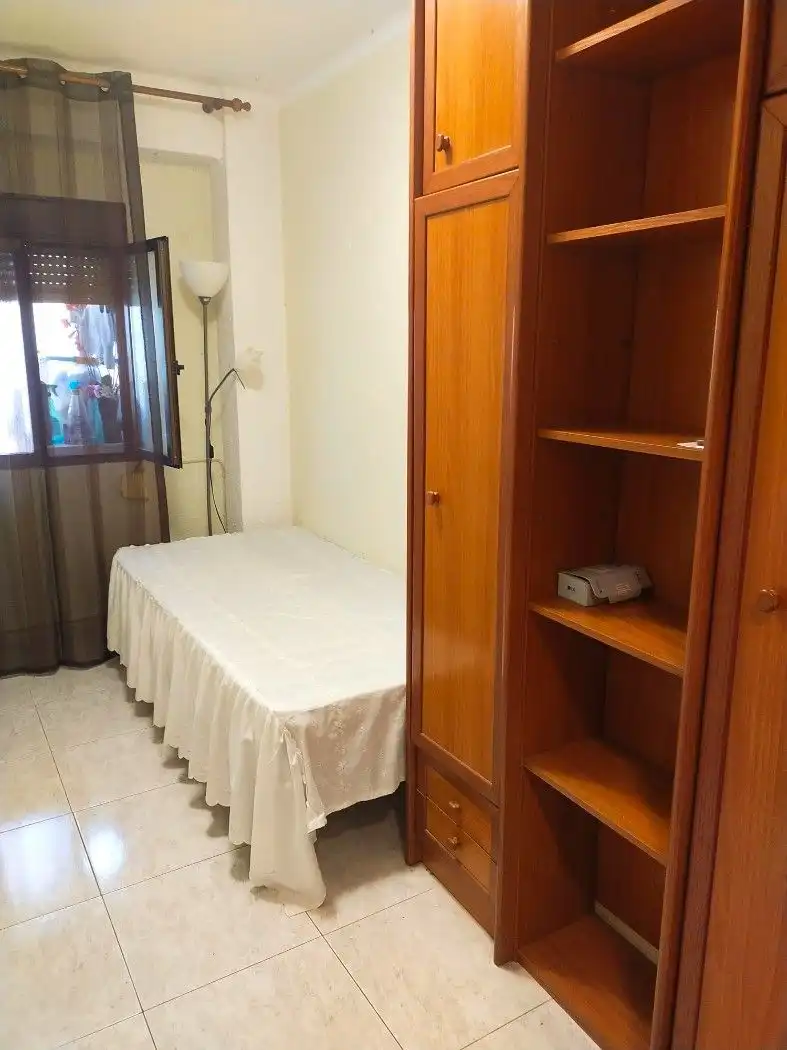 Habitación de Piso de alquiler en Tarragona con Amueblado, Horno y Lavadora