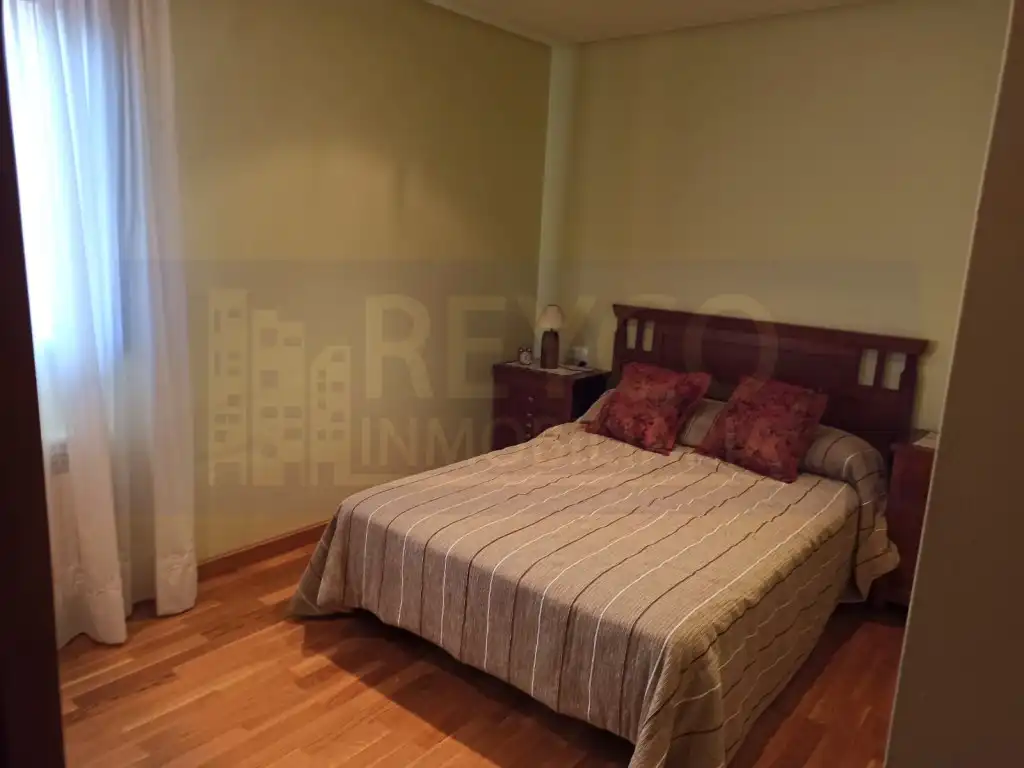Dormitori de Casa o xalet en venda en Matute