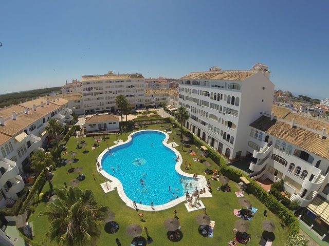 Schwimmbecken von Wohnungen zum verkauf in El Portil mit Heizung, Terrasse und Möbliert