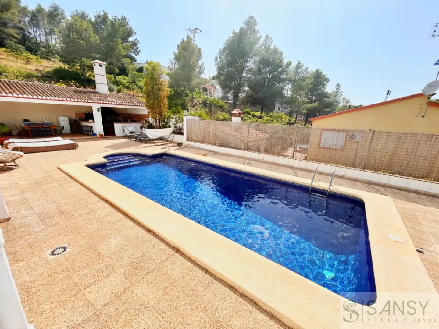Villa con piscina in vendita a Las Rotas / Les Rotes
