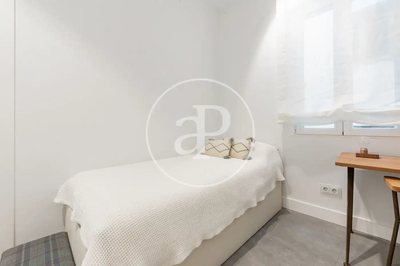 Bedroom of Flat for sale in Madrid  with Air Conditioner, Heating and Balcony