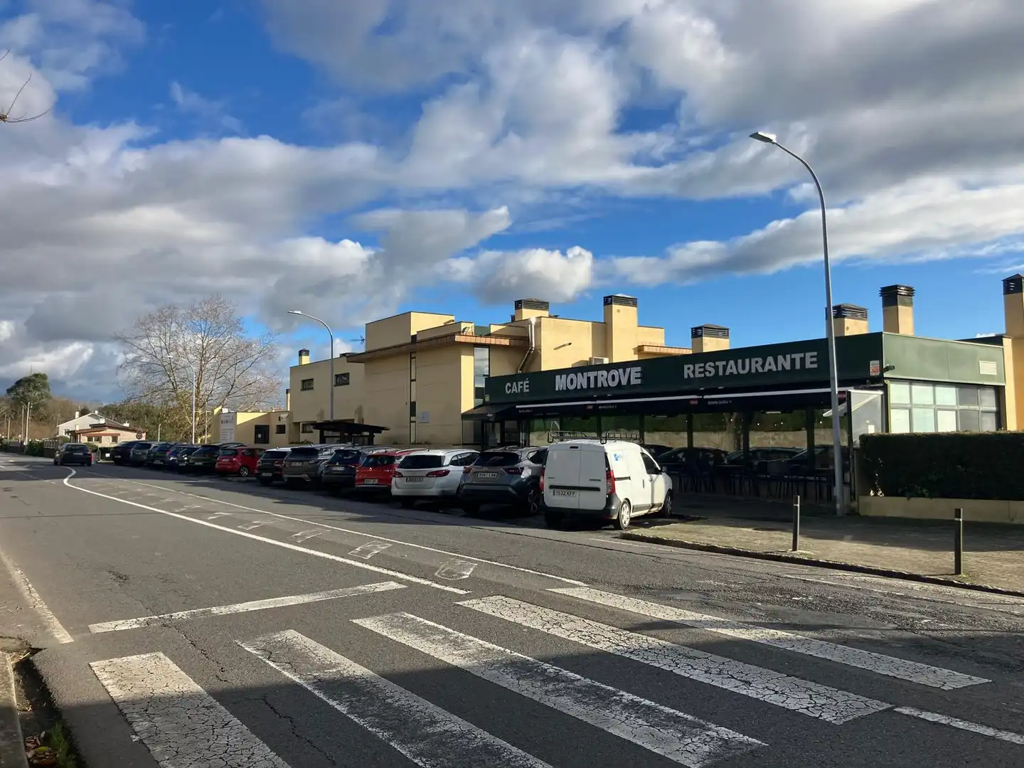 Vista exterior de Apartamento en venta en Oleiros con Calefacción, Jardín privado y Parquet