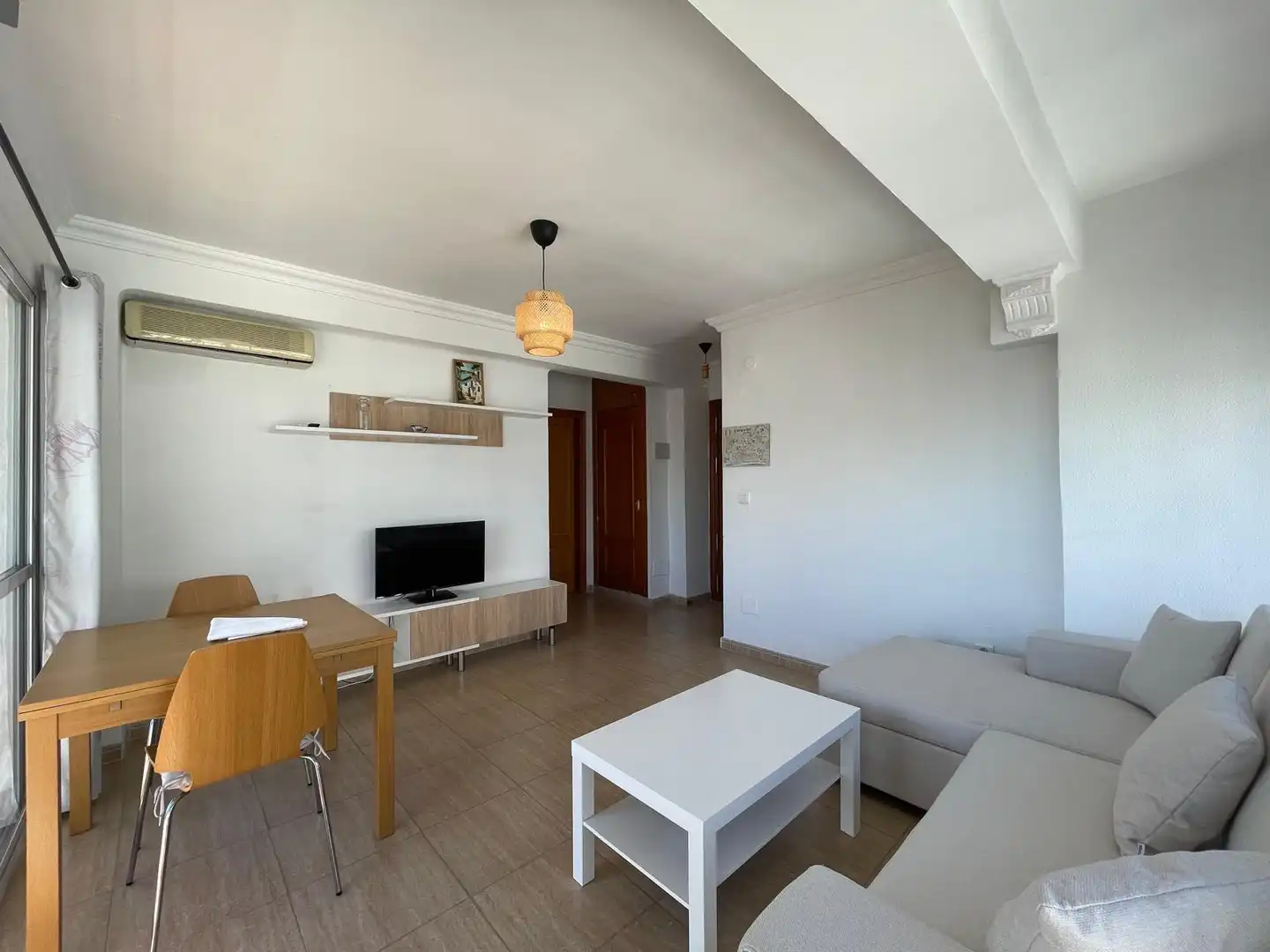 Sala d'estar de Pis en venda en Vélez-Málaga amb Moblat i Piscina comunitària