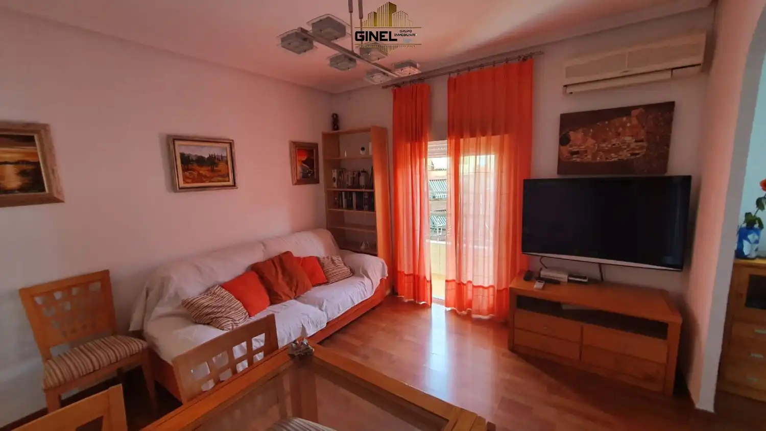 Sala de estar de Piso en venta en Jaén con Aire acondicionado, Parquet y Amueblado