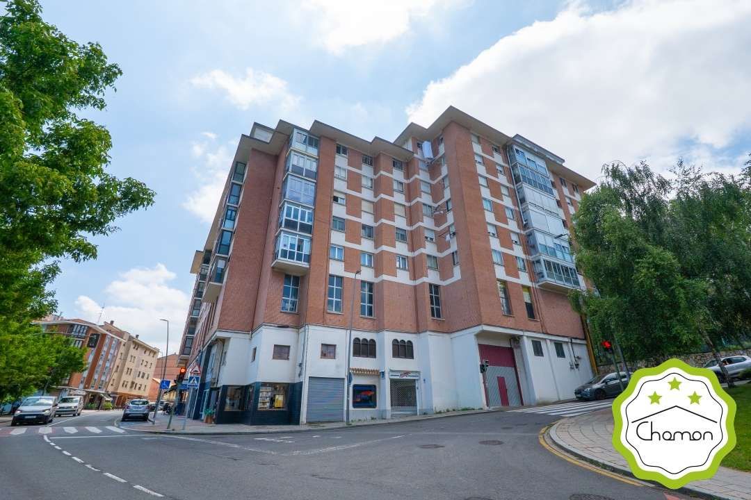 Exterior view of Flat for sale in Abanto y Ciérvana-Abanto Zierbena  with Heating and Furnished