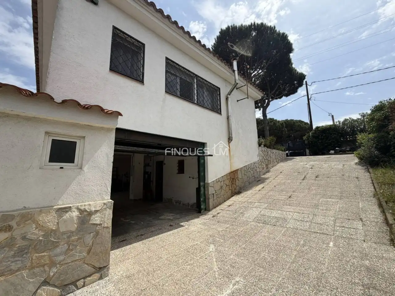 Vista exterior de Casa o xalet en venda en Tordera amb Calefacció, Jardí privat i Parquet