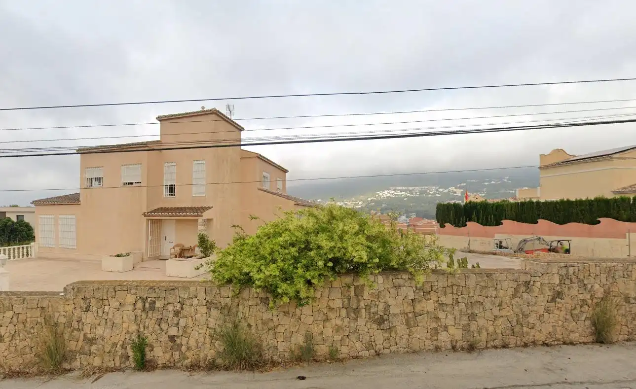 Appartement avec piscine à vendre à GARGASINDI 10