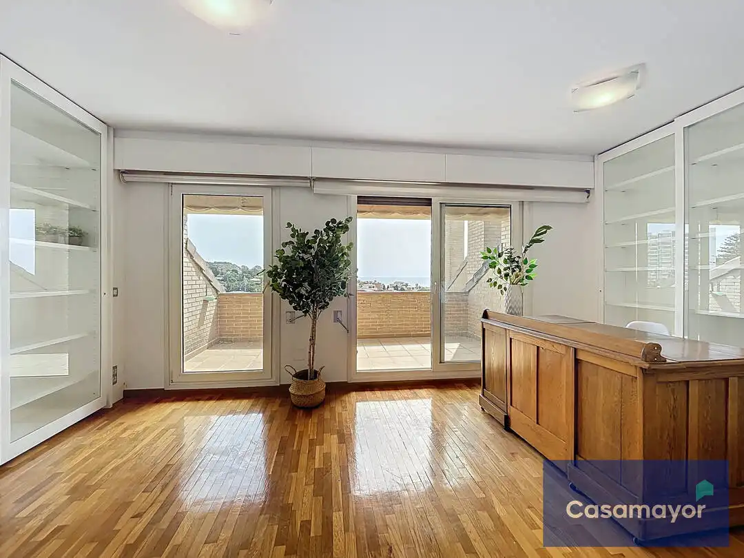 Sala d'estar de Casa adosada en venda en Alicante / Alacant amb Aire condicionat, Calefacció i Jardí privat