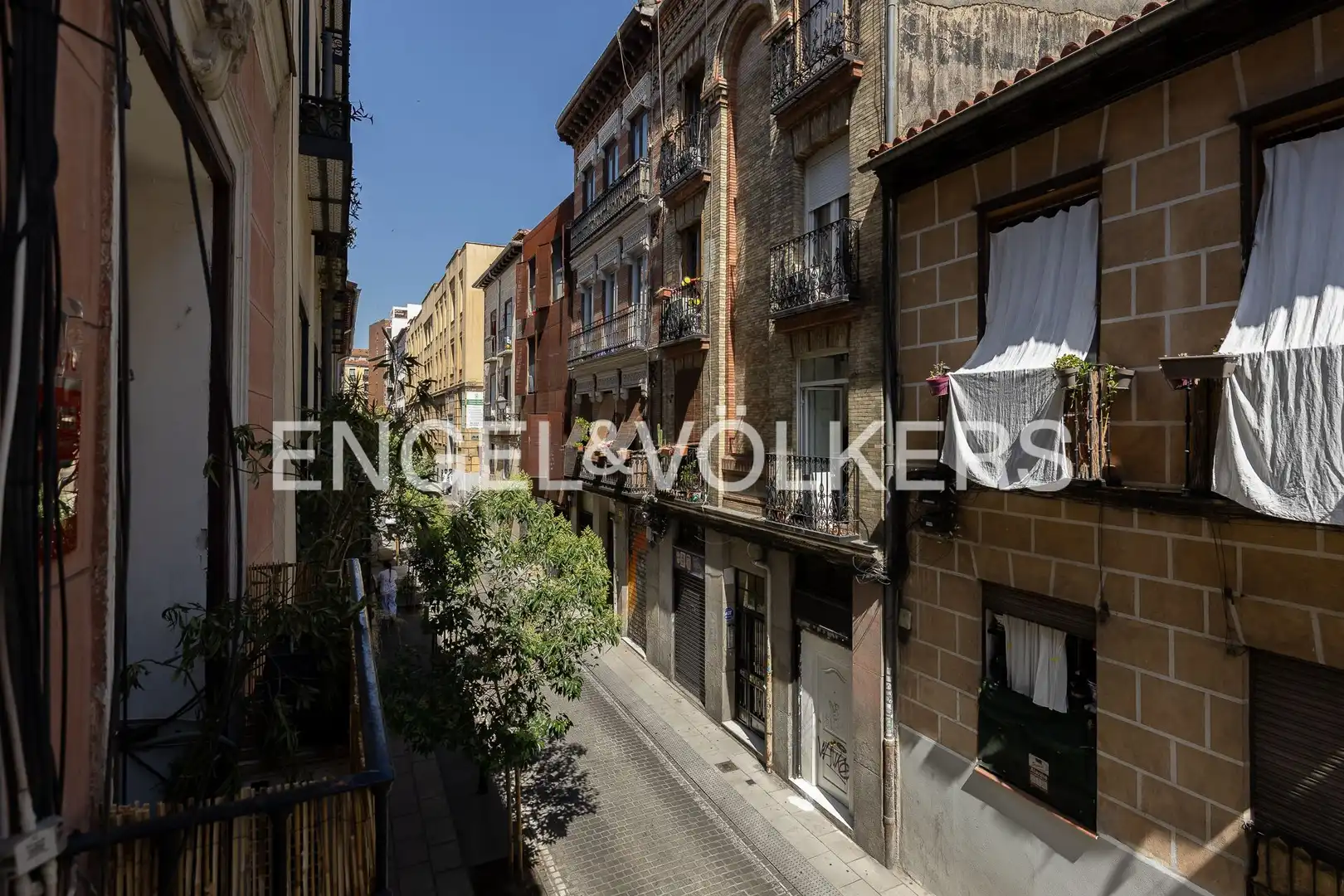 Balcony of Flat for rent in Madrid  with Air Conditioner, Heating and Furnished