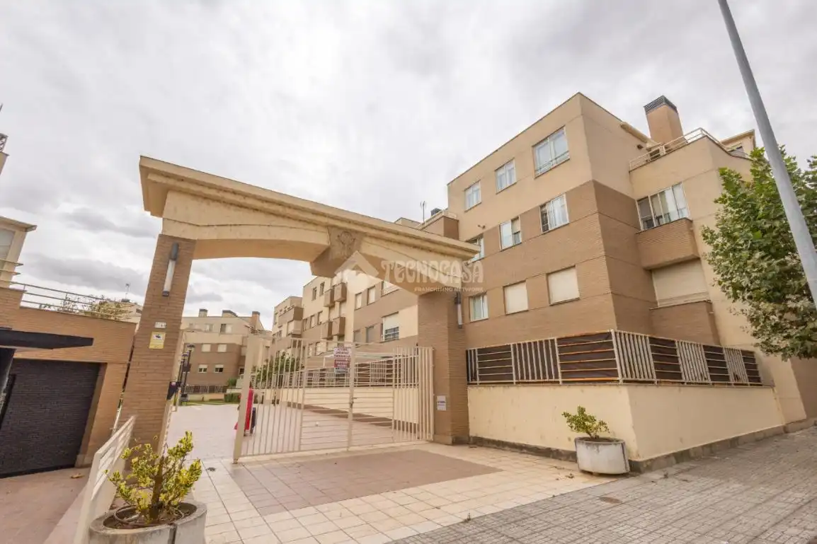 Exterior view of Flat for rent in Santa Marta de Tormes  with Air Conditioner, Heating and Community pool