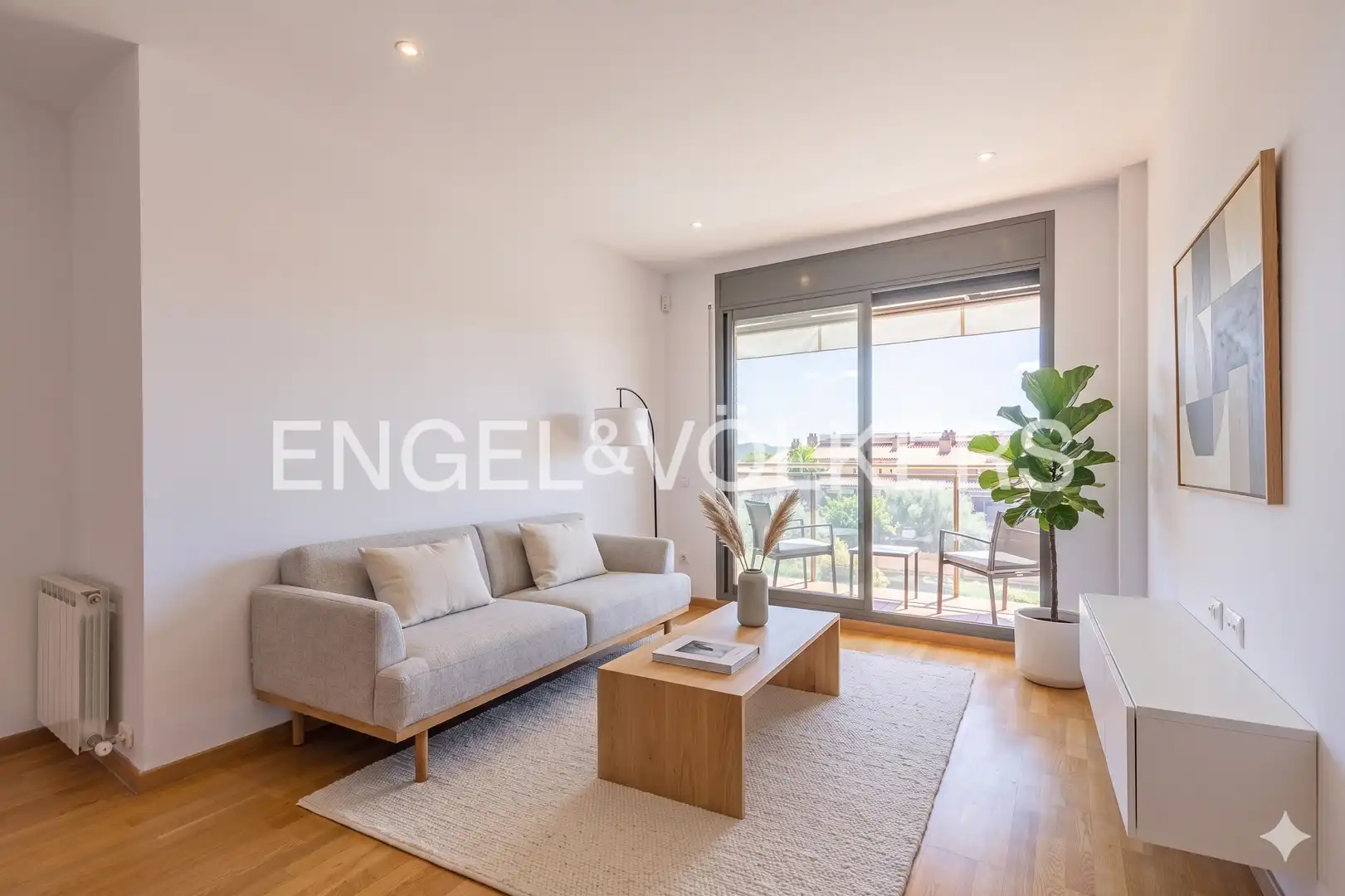Living room of Flat for sale in Sant Cugat del Vallès  with Heating, Private garden and Parquet flooring