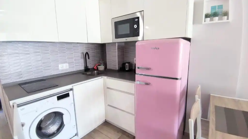 Cocina de Estudio en venta en Torremolinos con Amueblado y Piscina comunitaria