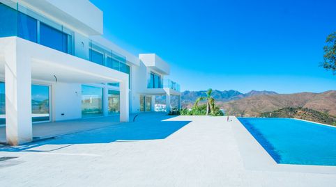 A ESTRENAR VILLA INDEPENDIENTE CON PISCINA PRIVADA INFINITA Y ASCENSOR INTERIOR EN URB.LA MAIRENA Y VISTAS ABIERTAS!!!, immagine 3